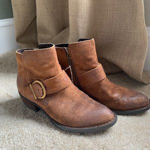 Born Baloy Ankle Bootie in Tobacco Distressed 7.5
